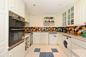 Kitchen- click for photo gallery